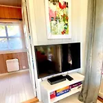 Kunstnerhytte Med Panoramautsikt Pa Furuholmen