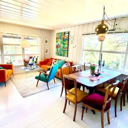 Kunstnerhytte Med Panoramautsikt Pa Furuholmen サルプスボルグ