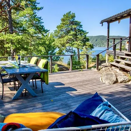 Kunstnerhytte Med Panoramautsikt Pa Furuholmen * サルプスボルグ