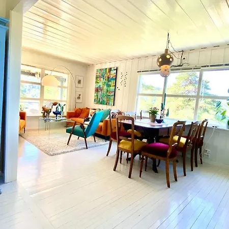 Holiday home Kunstnerhytte Med Panoramautsikt Pa Furuholmen *