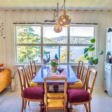 Kunstnerhytte Med Panoramautsikt Pa Furuholmen Holiday home *