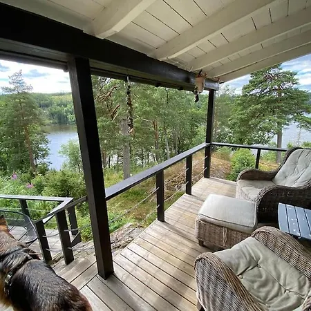 Kunstnerhytte Med Panoramautsikt Pa Furuholmen