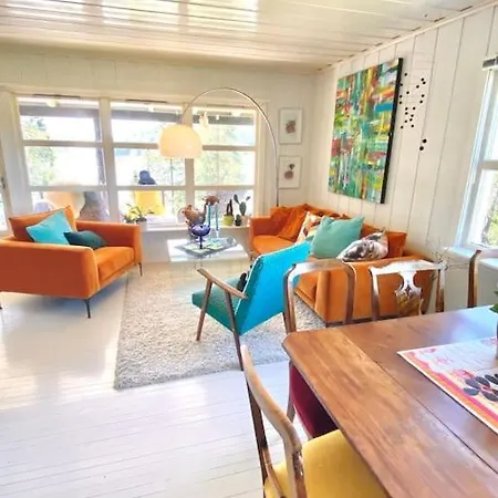 Holiday home Kunstnerhytte Med Panoramautsikt Pa Furuholmen