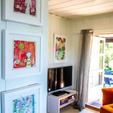 Kunstnerhytte Med Panoramautsikt Pa Furuholmen Holiday home *