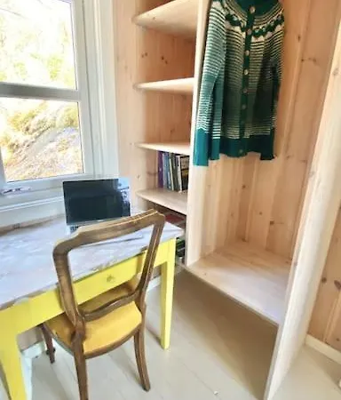 別荘 Kunstnerhytte Med Panoramautsikt Pa Furuholmen *