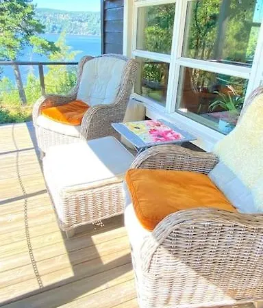 別荘 Kunstnerhytte Med Panoramautsikt Pa Furuholmen