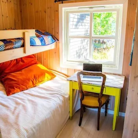 別荘 Kunstnerhytte Med Panoramautsikt Pa Furuholmen *