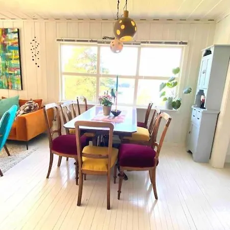 Semesterbostad Kunstnerhytte Med Panoramautsikt Pa Furuholmen Sarpsborg