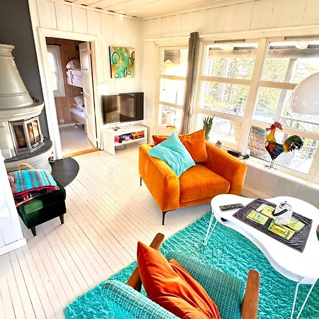 Kunstnerhytte Med Panoramautsikt Pa Furuholmen Ferienhaus