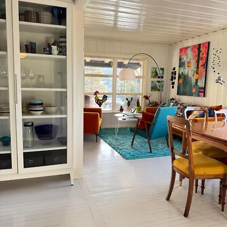 Kunstnerhytte Med Panoramautsikt Pa Furuholmen *