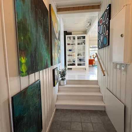 Kunstnerhytte Med Panoramautsikt Pa Furuholmen * サルプスボルグ