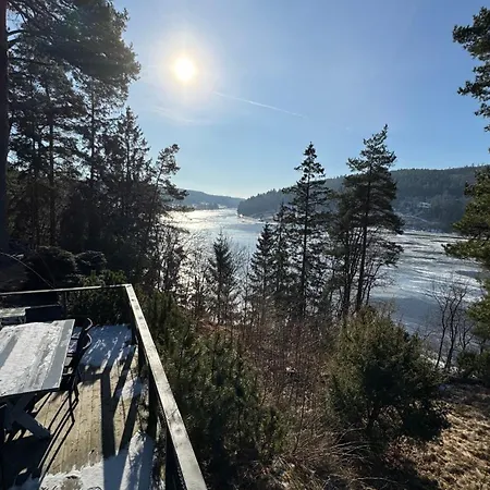 Kunstnerhytte Med Panoramautsikt Pa Furuholmen Semesterbostad *