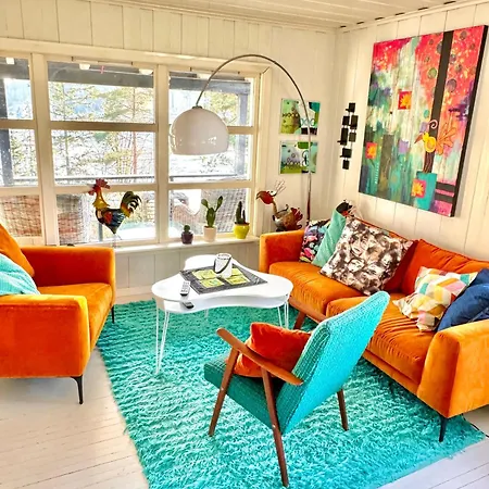 Kunstnerhytte Med Panoramautsikt Pa Furuholmen 別荘 サルプスボルグ