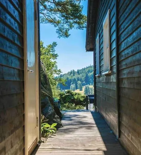 펜션 Kunstnerhytte Med Panoramautsikt Pa Furuholmen *