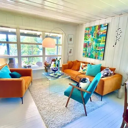 Kunstnerhytte Med Panoramautsikt På Furuholmen Feriehus *